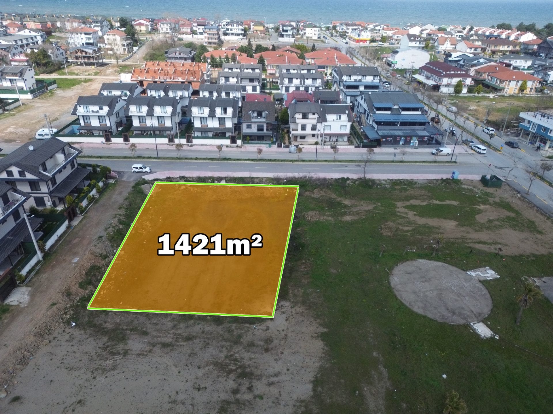 YALI MAHALLESİN'DE GÖZDE KONUMDA 1.421 m² ARSAMIZ SATILIKTIR — görsel 1